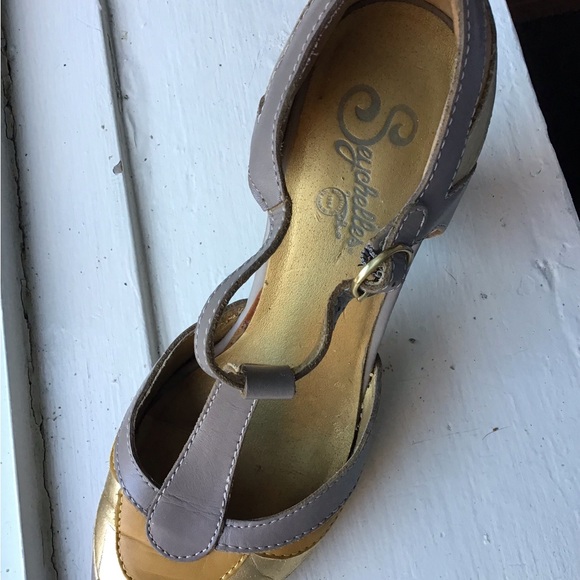 Heel Seychelles - Picture 1 of 5